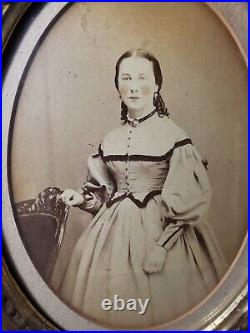 Antique Cabinet Card Photo of Young Woman in Early Gilt Wood Frame 8.5 x 6.5