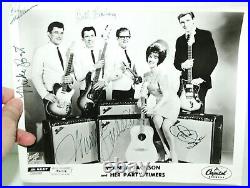 Autographed 8x10 B&W Photo of ALL Members Wanda Jackson and Her Party Timers