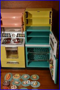 Barbie Deluxe Reading Kitchen Complete With Original Box Appliances all Working