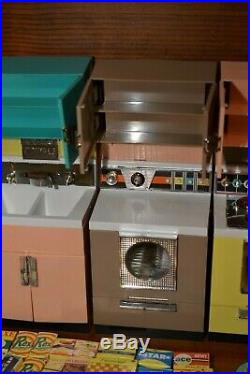 Barbie Deluxe Reading Kitchen Complete With Original Box Appliances all Working