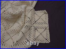 Cottage Hand Made Vintage Ivory Crocheted Bed Cover Coverlet Tablecloth 72X86