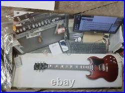 Gibson sg special 2018 with case and all candy