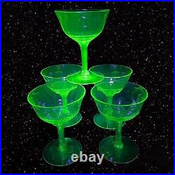 Green Glass Wine Water Goblet Vaseline Uranium Stemware UV Glows 4.75T 2.75W