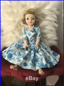 Vintage 1950s Madame Alexander Cissy Doll All Original With Her Box