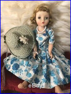 Vintage 1950s Madame Alexander Cissy Doll All Original With Her Box