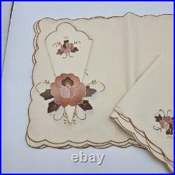 Vintage Embroidered Floral 6 Napkins and 6 place mats