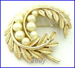 Vtg 1960s Crown Trifari Brooch Laurel Leaf Off White Faux Pearls Gold Tone Metal