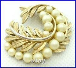 Vtg 1960s Crown Trifari Brooch Laurel Leaf Off White Faux Pearls Gold Tone Metal